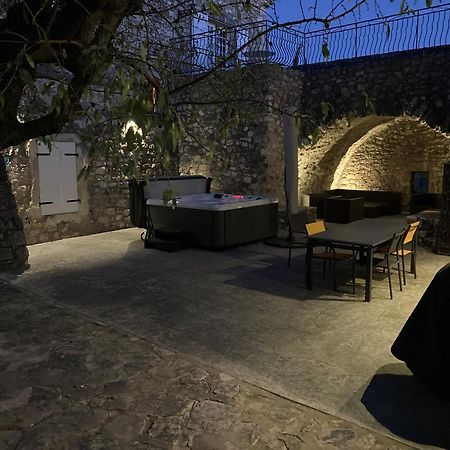 La Closerie D'Escalin Gite 12 Personnes Et Jacuzzi Ла-Гард-Адэмар Экстерьер фото
