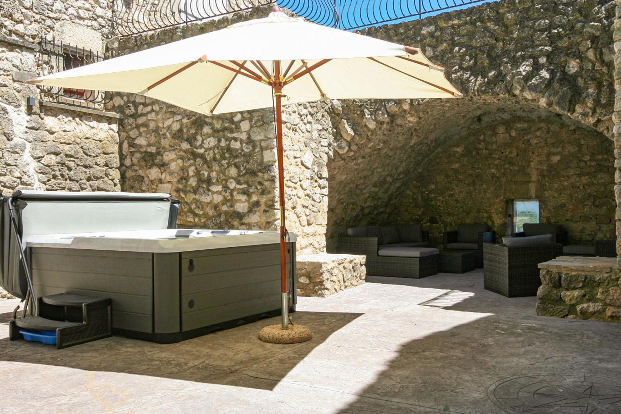 La Closerie D'Escalin Gite 12 Personnes Et Jacuzzi Ла-Гард-Адэмар Экстерьер фото